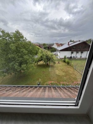 Ansprechende und sanierte 4-Raum-DG-Wohnung in Schenklengsfeld