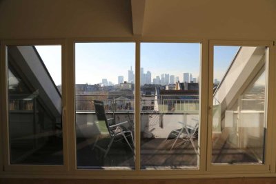 Luxus AltbauDachgeschosswohnung, mitten in BORNHEIM
