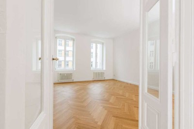 Geräumige 2-Zimmer-Wohnung mit Altbaucharme & Balkon – direkt am Weinbergspark!