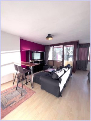 Entzückende helle Garconniere, mit neuer Küche+Bad; großer Balkon, Lift + Garage. Nähe Hilmteich.