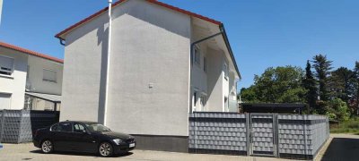 Attraktive Doppelhaushälfte mit moderner Ausstattung, Sauna und großer Sonnenterrasse
