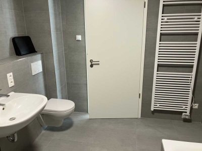 Helle, moderne 3 ZKB Wohnung mit Balkon und gehobener Ausstattung
