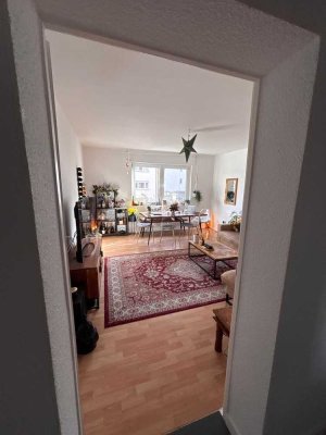 Charmante, lichtdurchflutete Wohnung im Herzen des Lindenhofs