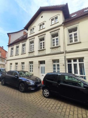 Modernisierte 2-Raum-Wohnung mit Einbauküche in Helmstedt