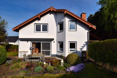 Modernes EFH mit Sonnengarten in ruhiger Lage im Oberpleiser Zentrum! 154qm, 2 Bäder, Kaminofen, Bj.