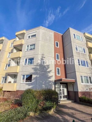 Großzügige 4-Zimmer-Wohnung in oberster Etage mit Balkon – Wohnen oder Vermieten
