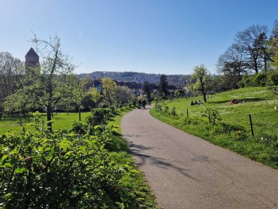 Herrliche Lage direkt am Park - 2-Zi.  Garage und U-Bahn-Nähe