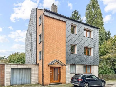 Leerstehendes Dreifamilienhaus in ruhiger Lage von Duisburg-Mittelmeiderich mit Baugrundstück