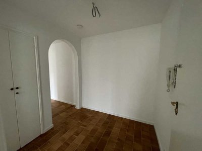 Vollständig renovierte 3-Zimmer Wohnung am Hohenzollernplatz mit 2 Balkonen