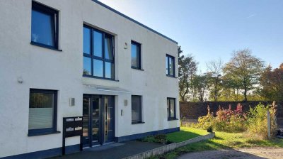 MGK bietet Neustadt a. Rbge.: Gut geschnittene 3-Zimmerwohnung mit großem Balkon