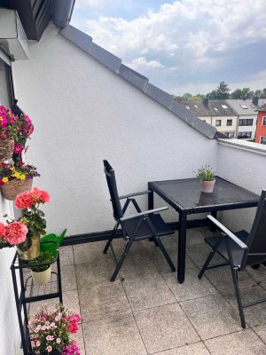 Ansprechende 2,5-Zimmer-DG-Wohnung mit gehobener Innenausstattung mit Balkon und EBK in Dortmund