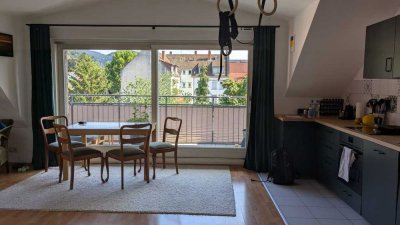 Helle 2-Zimmer Dachgeschosswohnung in Heidelberg-Handschuhsheim