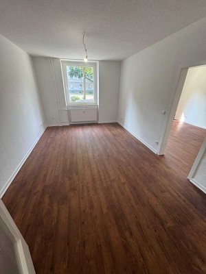 Frisch sanierte 2,5 Zi.  Wohnung mit eigener Wohnungstüre/Zugang