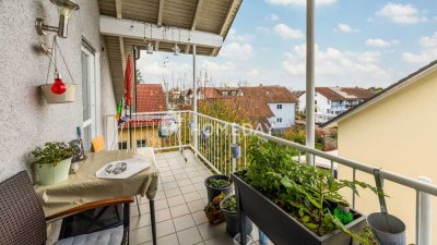 Gepflegte Dachgeschosswohnung mit Kamin, Balkon und solider Mieteinnahme in Offenburg