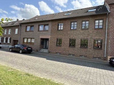 Gemütliche, gepflegte 2-Z.-DG-Wohnung am Schwanenteich in Erkelenz-Bellinghoven