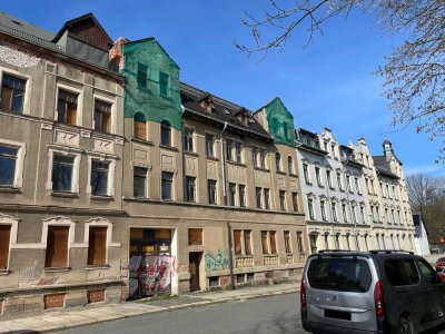 Entwicklungspotenzial: Abriss/Sanierung MFH + optional Hinterhaus und 3.000m² Bauland - Zentrumsnah