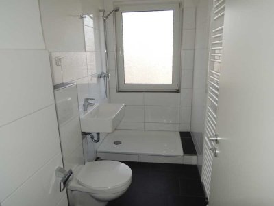 Frisch für Sie Modernisiert: Wunderschöne 3-Zimmer Wohnung mit großem Balkon in Meerbusch