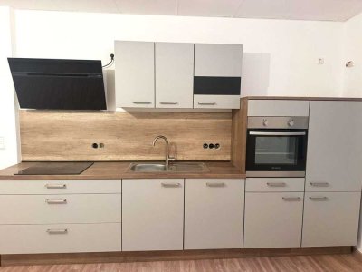 Frisch renovierte 3-Zimmer-Wohnung mit Balkon und neuer Einbauküche!