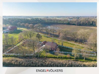 Modernisiertes Fehnhaus in idyllischer Alleinlage mit Pferdehaltung !