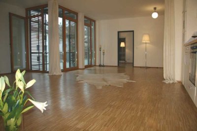 VON PRIVAT: Loftähnliche Wohnung in der Top-Szene Lage Sternschanze, barrierefrei