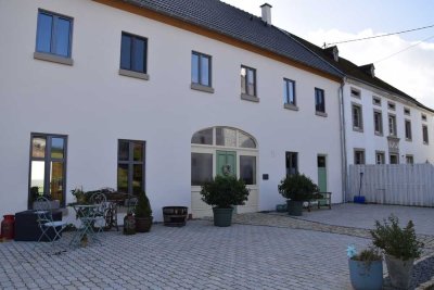 Zwei Häuser inkl. Ferienwohnung (Einliegerwohnung), Ruheoase