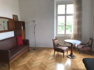 Voll möblierte Studentenwohnung mit 2 Zimmern für 6 Monate