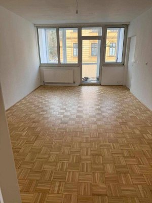 3 Zimmer Wohnung mit großer Loggia