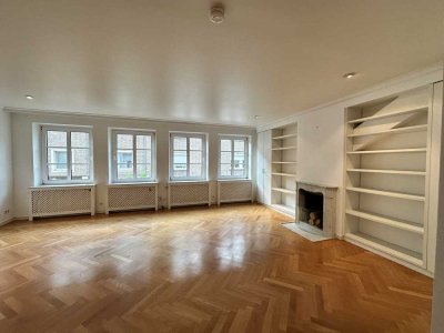 Außergewöhnliche, geräumige Stadtwohnung in zentraler Lage