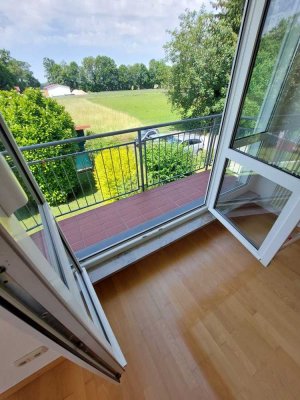 Günstige 2-Zimmer-Wohnung mit EBK in Moosinning9