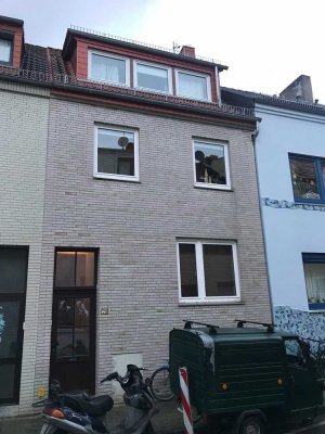 2er-WG zentral im Viertel – Hochparterre, ab 01.07 - beide Zimmer Frei
