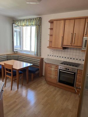 Attraktive 4-Zimmer-Wohnung mit Loggia &amp; Tiefgaragenplatz - Wohnen in der "Kleinstadt im Grünen"