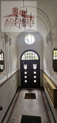 Altbaucharme in gepflegtem Gründerzeithaus – vermietete 2-Zimmer-Wohnung in Berlin-Friedenau