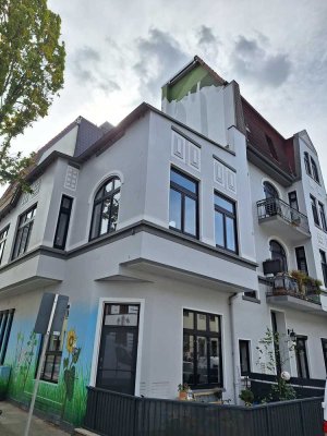 Helle, geräumige 5-Zimmerwohnung mit Terrasse im Erdgeschoss eines Altbremer 2-Parteienhauses