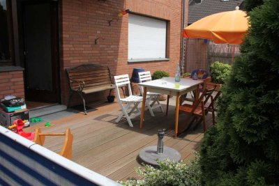 Erdgeschosswohnung mit großer Sonnenterrasse in Dormagen-Nievenheim