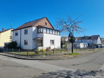 1-Fam.-Eckhaus (DHH) mit großem Grundstück in beliebter, ruhiger Wohnlage von MA-Schönau - 10003959