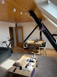 3 Zimmer Wohnung / 61m² / 4. OG / Einbauküche