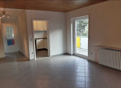 Gemütliche 2-ZKB im Grünen mit Balkon, EBK und Stellplatz in DÜW Hausen