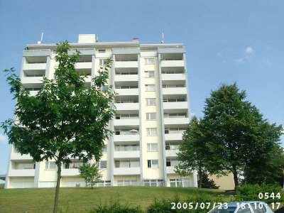 2-Zimmer Wohnung mit Balkon im 1.OG zu vermieten