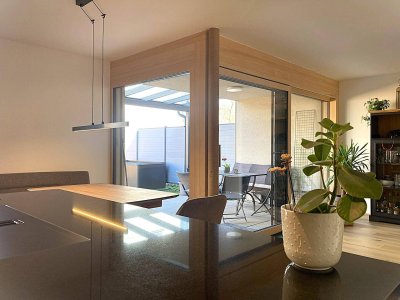 Stylische, neuwertige Reihenhaus-Wohnung in Nenzing!