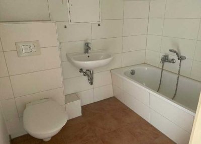 Helle 1-Raum-Wohnung mit Balkon
