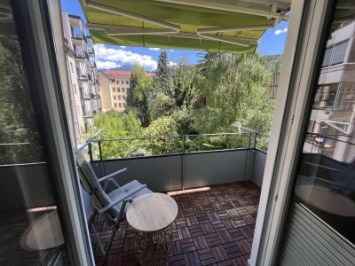 Top-Lage bei Uni &amp; Klinik: Moderne Wohnung mit Lift und sonnigem Panorama-Balkon