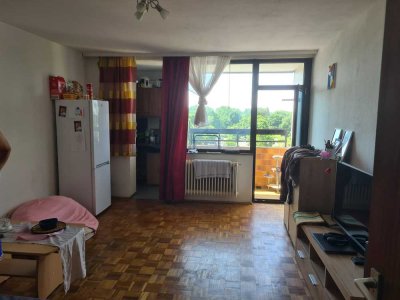 Möblierte 1-Zimmer-Wohnung mit Balkon, Burgblick & Tiefgarage – direkt am Wöhrder See