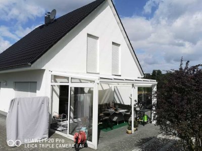 Stilvolles Einfamilienhaus nahe am Wasser und Wald