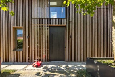 Familienvilla mit Tiefgarage und ELW