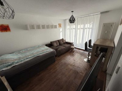 Stilvoll möblierte 1-Zimmer-Wohnung mit Balkon und Tiefgarage in Heidelberg