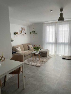 Exklusive, geräumige 2-Zimmer-Wohnung mit Balkon in Erbach