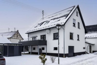 Modern sanierte Wohnung mit Balkon, Garten und alles, was Ihr Herz begehrt