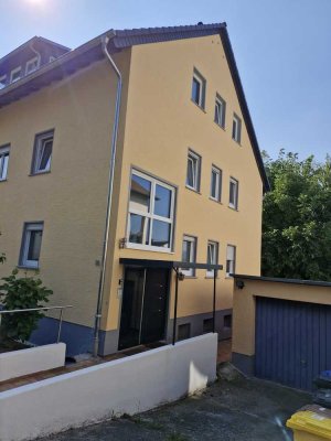 geräumige renovierte Wohnung im 1. OG in ruhiger Lage in Kronberg - Oberhöchstadt