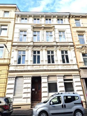 IMWRC – Denkmalgeschütztes MFH am angesagten Arrenberg mit bestechender Frontfassade!