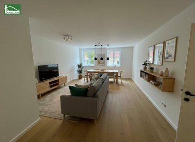 Wunderschöner Altbaustil. Hochwertigst sanierte Erstbezugswohnung mit guter Anbindung.